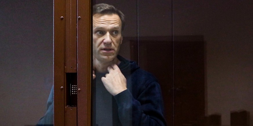 ARCHIV - 16.02.2021, Russland, Moskau: Alexej Nawalny, russischer Kremlgegner, erscheint zu einer Anh