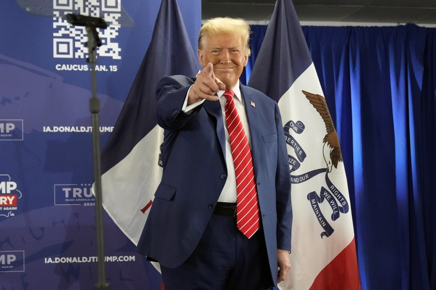 06.01.2024, USA, Newton: Donald Trump, ehemaliger Präsident der USA, kommt zu einer Wahlkampfveranstaltung am Des Moines Area Community College. Foto: Andrew Harnik/AP/dpa +++ dpa-Bildfunk +++