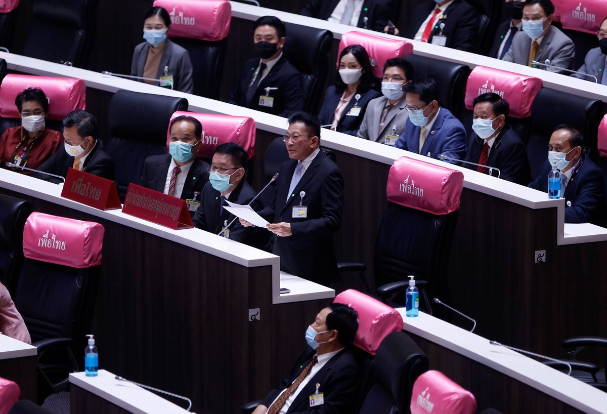 February 16, 2021, Bangkok, Thailand: Opposition leader and Pheu Thai Party leader Sompong Amornvivat speaks during the House of Representatives no-confidence debate at Parliament in Bangkok..The gove ...