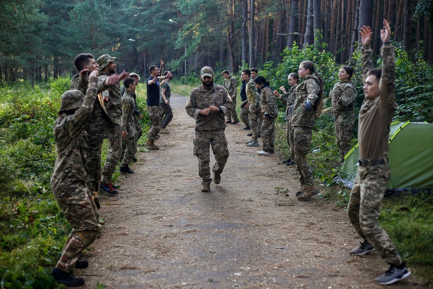 June 30, 2024, Lviv, Ukraine: Ukrainian soldiers take part during a military training at a camp in Ukraine. Lviv Ukraine - ZUMAs197 20240630_aaa_s197_744 Copyright: xMohammadxJavadxAbjoushakx