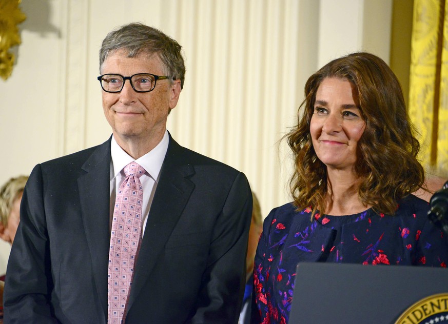 **FILE PHOTO** Bill And Melinda Gates Divorcing after 27 Years Of Marriage. United States President Barack Obama presents the Presidential Medal of Freedom to Bill and Melinda Gates during a ceremony  ...