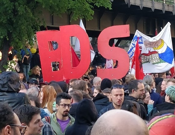 BDS-Unterstützer auf der &quot;Revolutionären 1. Mai-Demonstration&quot; in Berlin.