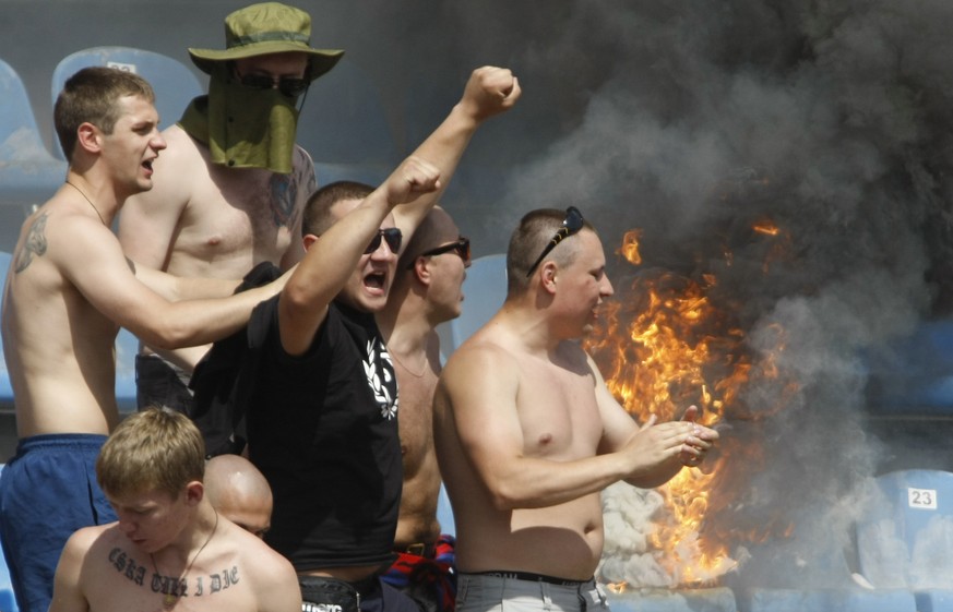 Fans des Klubs ZSKA-Moskau bei einem Spiel in Rostow am Don am 26. Mai 2013.