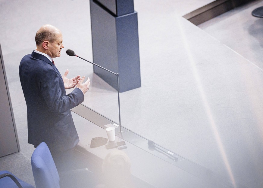 Olaf Scholz, Bundeskanzler, aufgenommen im Rahmen der Regierungsbefragung im Deutschen Bundestag in Berlin. 12.01.2 bundeskanzler artikel zeit kontakt merkel soziales spd bundesregierung 2021