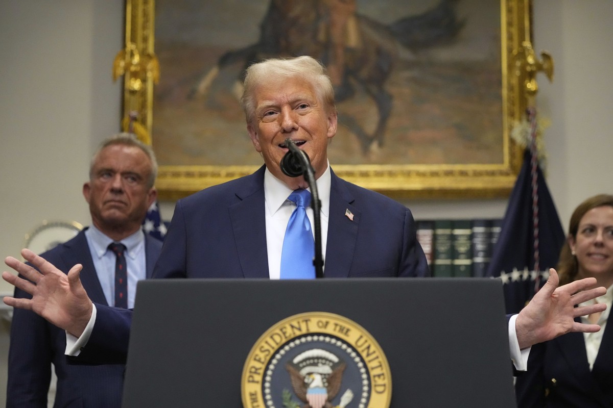 President Donald Trump speaks in the Roosevelt Room of the White House, Monday, Sept. 22, 2025, in Washington. (AP Photo/Mark Schiefelbein)