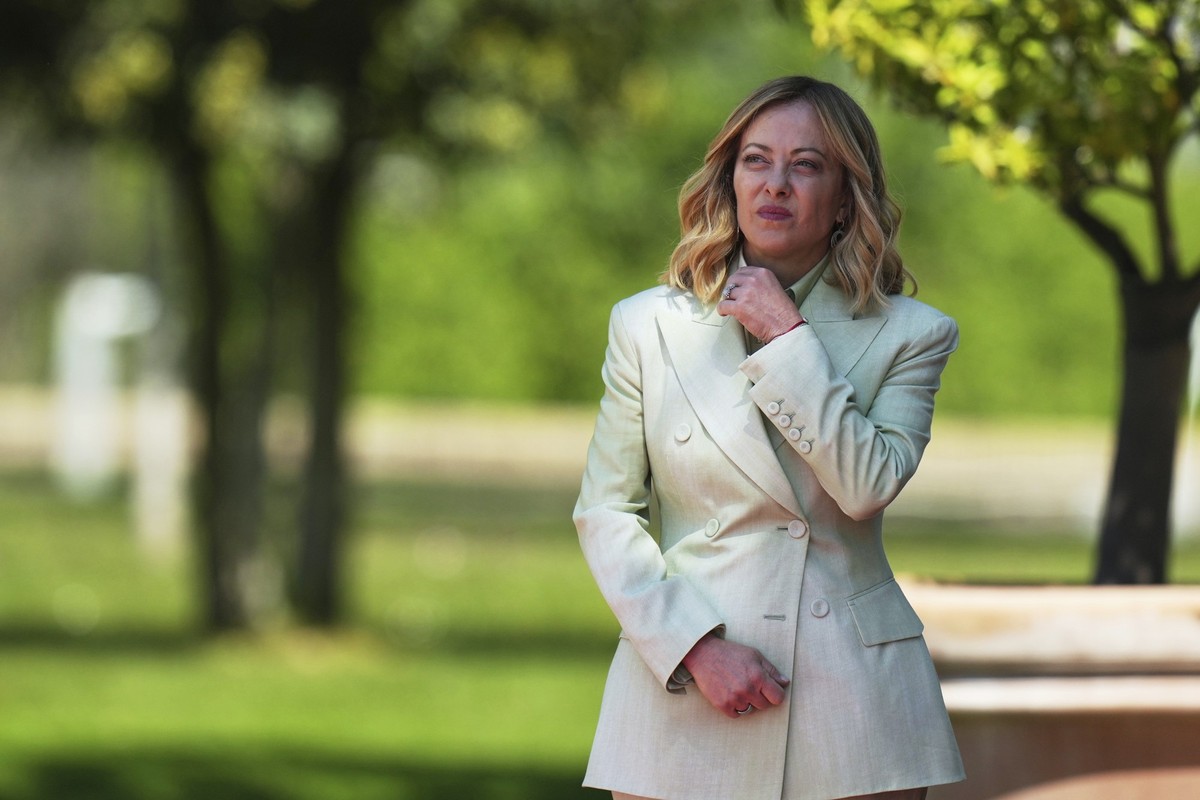 Italian Prime Minister Giorgia Meloni waits for the arrival of Turkey's President Recep Tayyip Erdogan for a bilateral meeting, at villa Doria Pamphilj, in Rome, Tuesday, April 29, 2025. (AP Phot ...
