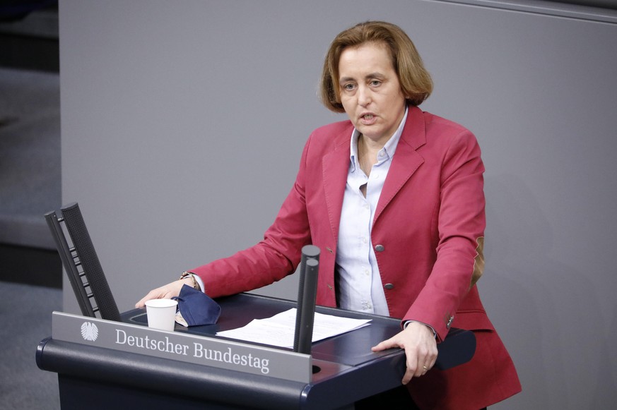 Beatrix von Storch in der 17. Sitzung des Deutschen Bundestages im Reichstagsgebäude. Berlin, 17.02.2022