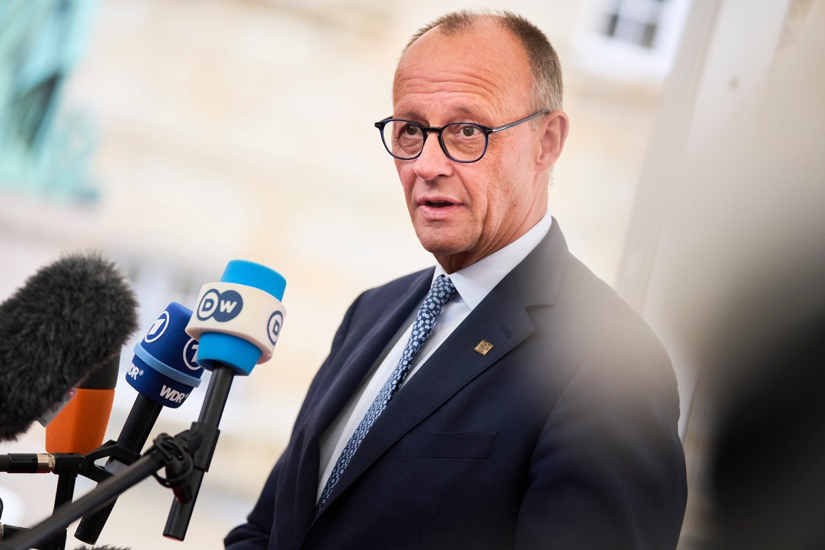 01.10.2025, Dänemark, Kopenhagen: Bundeskanzler Friedrich Merz (CDU) kommt zu einem informellen Gipfel im dänischen Parlament auf Schloss Christiansborg in Kopenhagen. Foto: Thomas Traasdahl/Ritzau Sc ...
