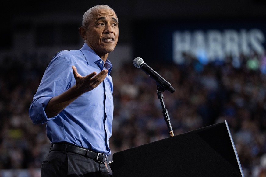 University of Pittsburgh Obama Rally UNITED STATES - OCTOBER 10: Former President Barack Obama speaks during a rally for Vice President Kamala Harris and her running mate Gov. Tim Walz in the Fitzgera ...