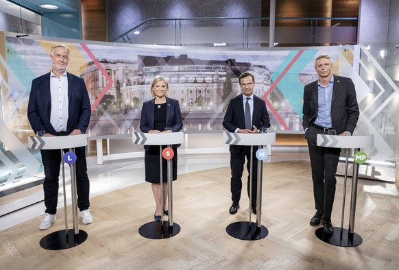 Die Spitzenkandidat:innen bei einer Wahldebatte: Johan Pehrson (v.l./Liberale), Regierungschefin Magdalena Andersson (Sozialdemokraten), Ulf Kristersson (Konservative) und Per Bolund (Grüne).