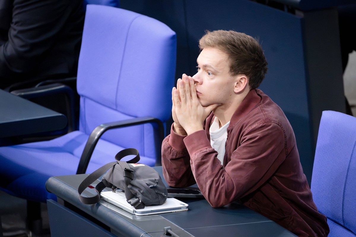 Sitzungswoche, Bundestag, Timon Dzienus, B�ndnis 90/Die Gr�nen Reichstagsgeb�ude, Bundestag, Sitzung, Plenum, Timon Dzienus, B�ndnis 90/Die Gr�nen Berlin Berlin GER *** Session week, Bundestag, Timon  ...