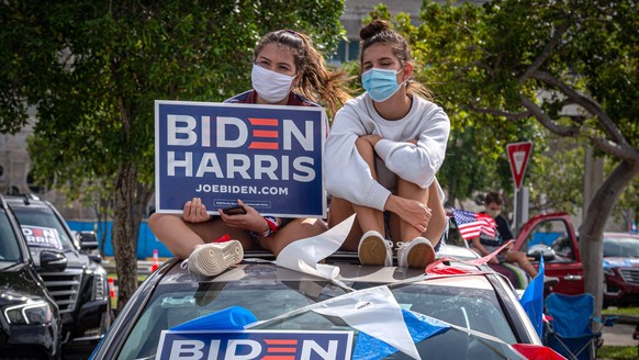Unterstützerinnen von Joe Biden und Kamala Harris während des Wahlkampfs 2020. 
