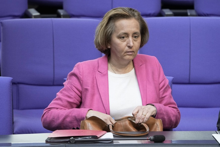 34. Bundestagssitzung und Debatte in Berlin Aktuell,12.05.2022 Berlin, Beatrix von Storch von der Partei AfD im Portrait im Plenum zur Debatte Ausbau erneuerbarer Energien, Energiewirtschaftsrecht bei ...