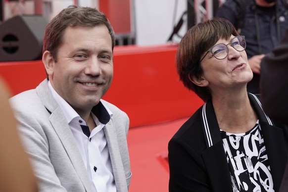 Diese beiden sollen künftig die SPD führen: Lars Klingbeil und Saskia Esken.