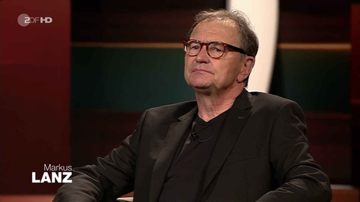 Ewald Lienen kann nicht glauben, dass bis heute Rassismus ein Thema ist in Deutschland.