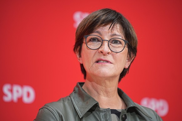 08.11.2021, Berlin: Saskia Esken, amtierende Vorsitzende der SPD, gibt nach den Beratungen der SPD-Spitzengremien �ber die neue Parteispitze im Willy-Brand-Haus eine Pressekonferenz. Foto: Michael Kap ...