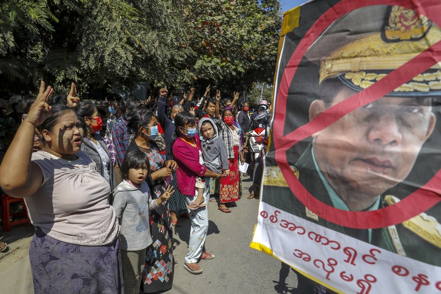Am Mittwoch demonstrierten in Myanmar erneut Zehntausende gegen die Machtübernahme der Putsch-Generäle.