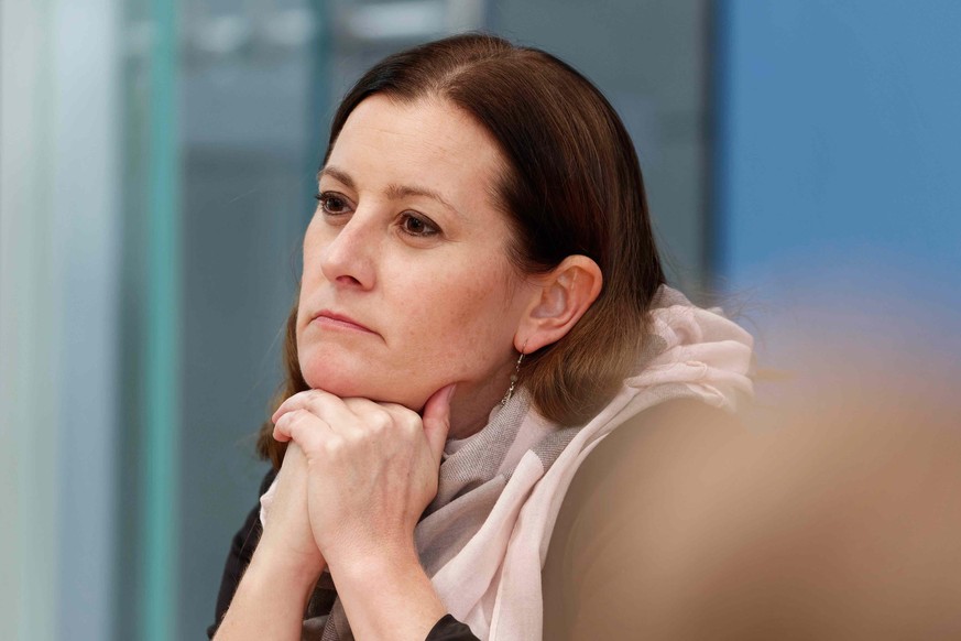 Janine Wissler bei der Pressekonferenz am Morgen nach der Bundestagswahl.