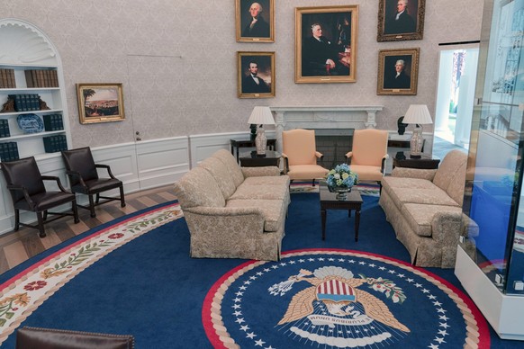 A replica of the Oval Office as is today, shown at The People&#039;s House exhibit, Monday, Sept. 16, 2024 in Washington. (AP Photo/Jose Luis Magana)