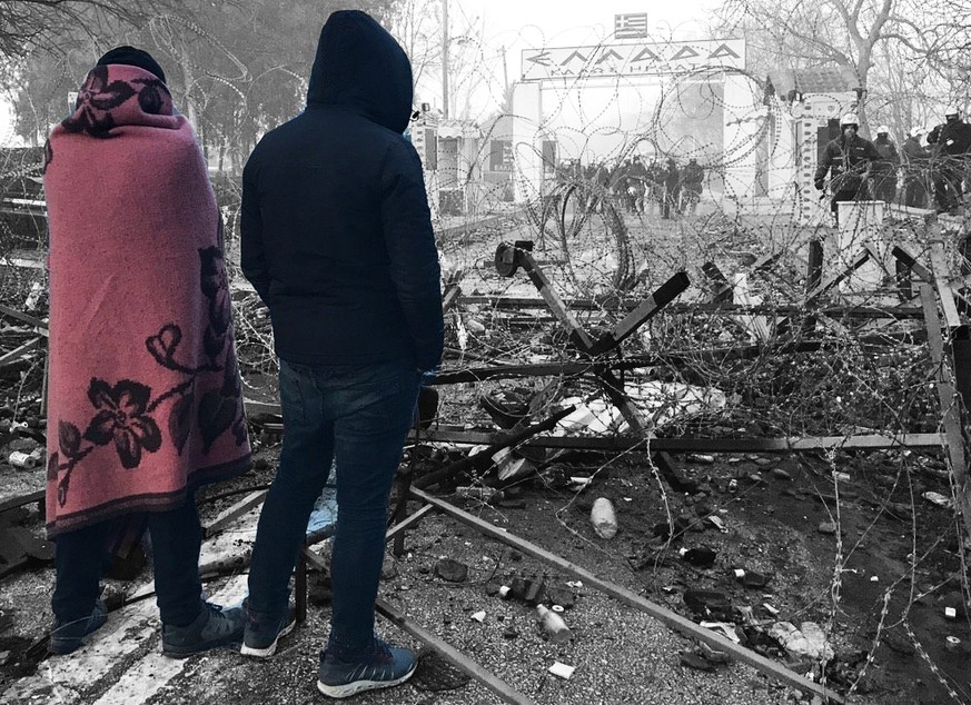 EDIRNE, TURKEY - MARCH 02: Irregular migrants continue to wait at the Pazarkule Border Gate in Karaagac neighbourhood in Edirne, Turkey to reach Greece on March 02, 2020. The number of irregular migra ...