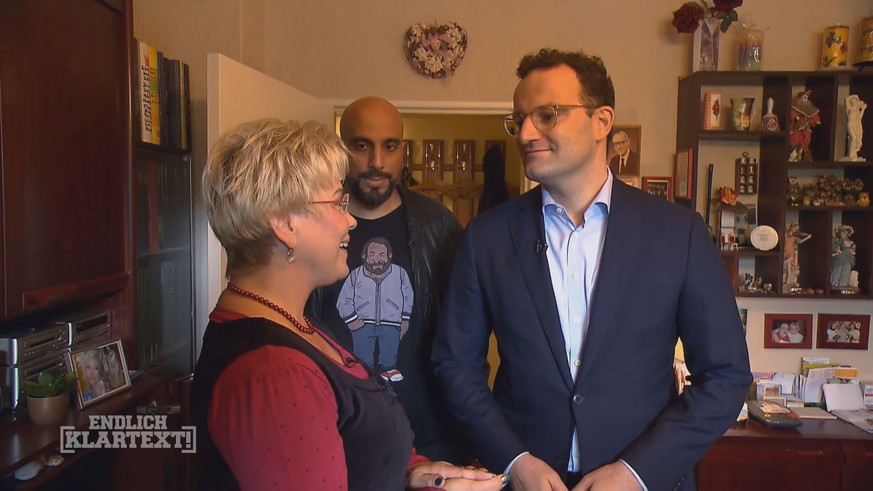 Jens Spahn zu Gast bei der pflegenden Angehörigen Manuela Garst.