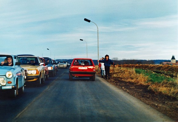 Beobachtungen an der DDR Grenze im Nordharz von Niedersachsen nach Sachsen-Anhalt. u.B.z. Grenzoeffnung bei Luettgenrode im Nordharz. 30 Jahre deutsch-deutscher Mauerfall. Observations at the GDR bord ...