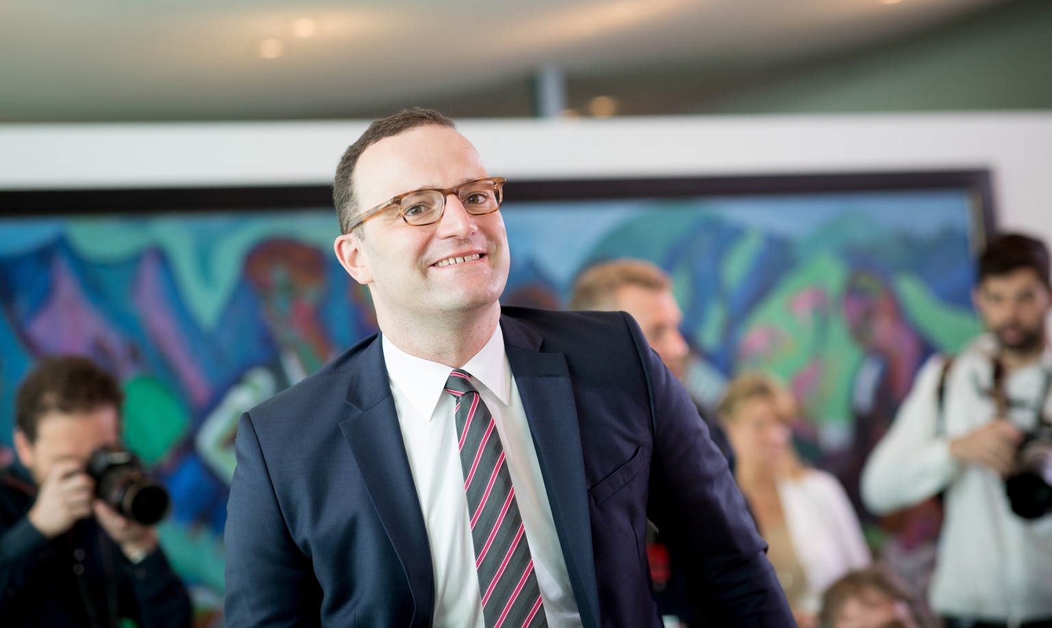 18.04.2018, Berlin: Jens Spahn (CDU), Bundesgesundheitsminister, an der Sitzung des Bundeskabinetts im Bundeskanzleramt teil. Foto: Kay Nietfeld/dpa +++ dpa-Bildfunk +++