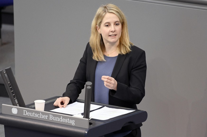 Verena Hubertz in der 15. Sitzung des Deutschen Bundestages im Reichstagsgebäude. Berlin, 28.01.2022