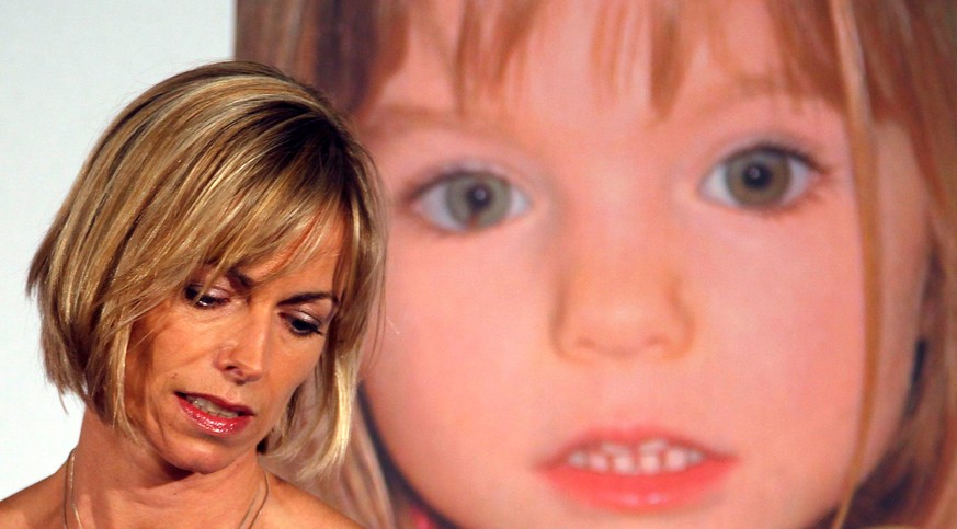 FILE PHOTO: Kate McCann, whose daughter Madeleine went missing during a family holiday to Portugal in 2007, attends a news conference at the launch of her book in London May 12, 2011. REUTERS/Chris He ...