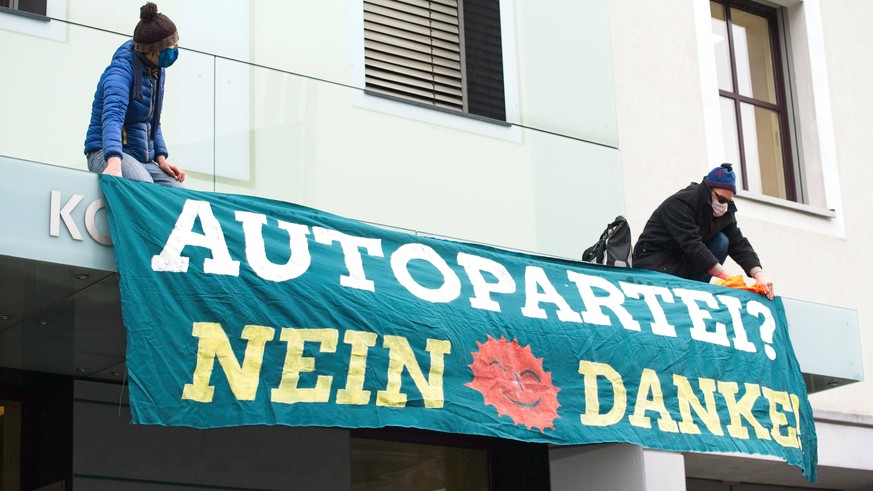 Berlin GER, Berlin, 19.11.20, Klimaaktivisten besetzen die Landesparteizentrale der Gruenen Klimaaktivisten von Ende Gelaende und Fridays for Future - FFF - besetzen die Landesparteizentrale der Gruen ...