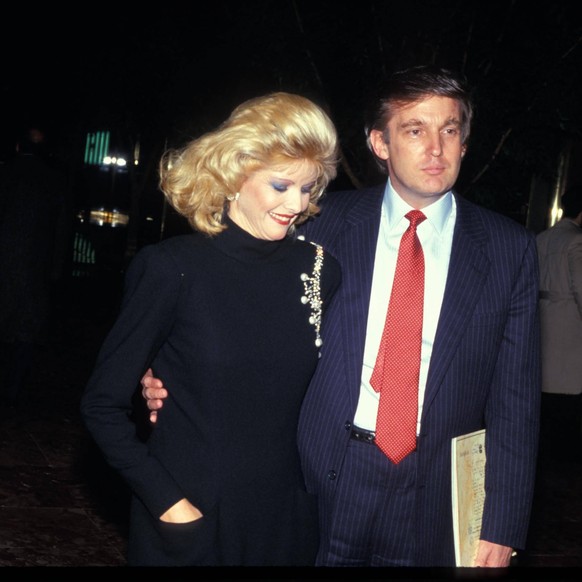 Apr. 21, 2004 - New York, New York, U.S. - DONALD TRUMP AND WIFE Ivana. / 1986.DONALDTRUMPRETRO New York U.S. PUBLICATIONxINxGERxSUIxAUTxONLY - ZUMAba9

Apr 21 2004 New York New York U S Donald Trump  ...