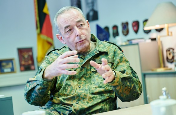 Bundeswehr-General Carsten Breuer warnt vor zunehmenden Angriffen auf die Infrastruktur in Deutschland.