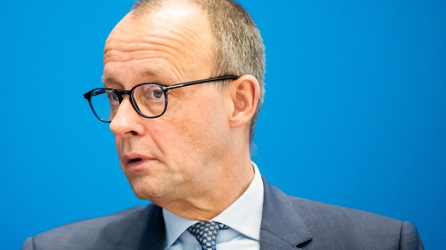 12.12.2022, Berlin: Friedrich Merz, CDU-Bundesvorsitzender, sitzt zu Beginn der CDU-Bundesvorstandssitzung in der CDU-Bundesgeschäftsstelle (Konrad-Adenauer-Haus). Foto: Christoph Soeder/dpa +++ dpa-B ...